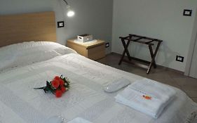 Cefalu Studio Room And Apartments